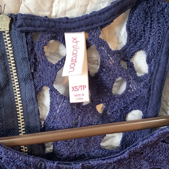 Lace crop top - Picture 3 of 3